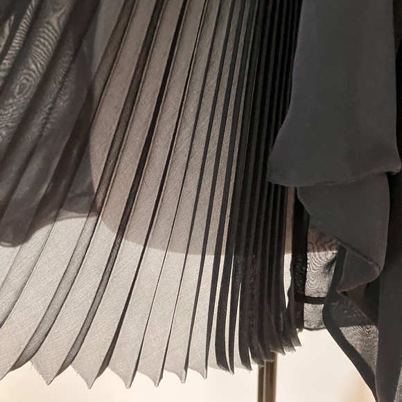 NWT D&G SILKY BOW TOP - Picture 8 of 14